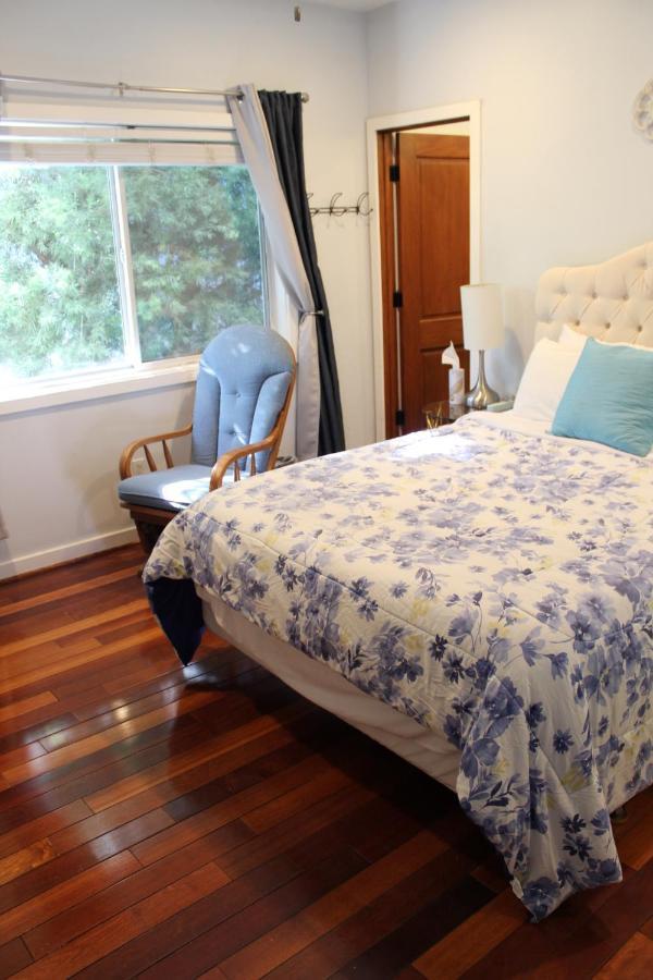 Suite III
