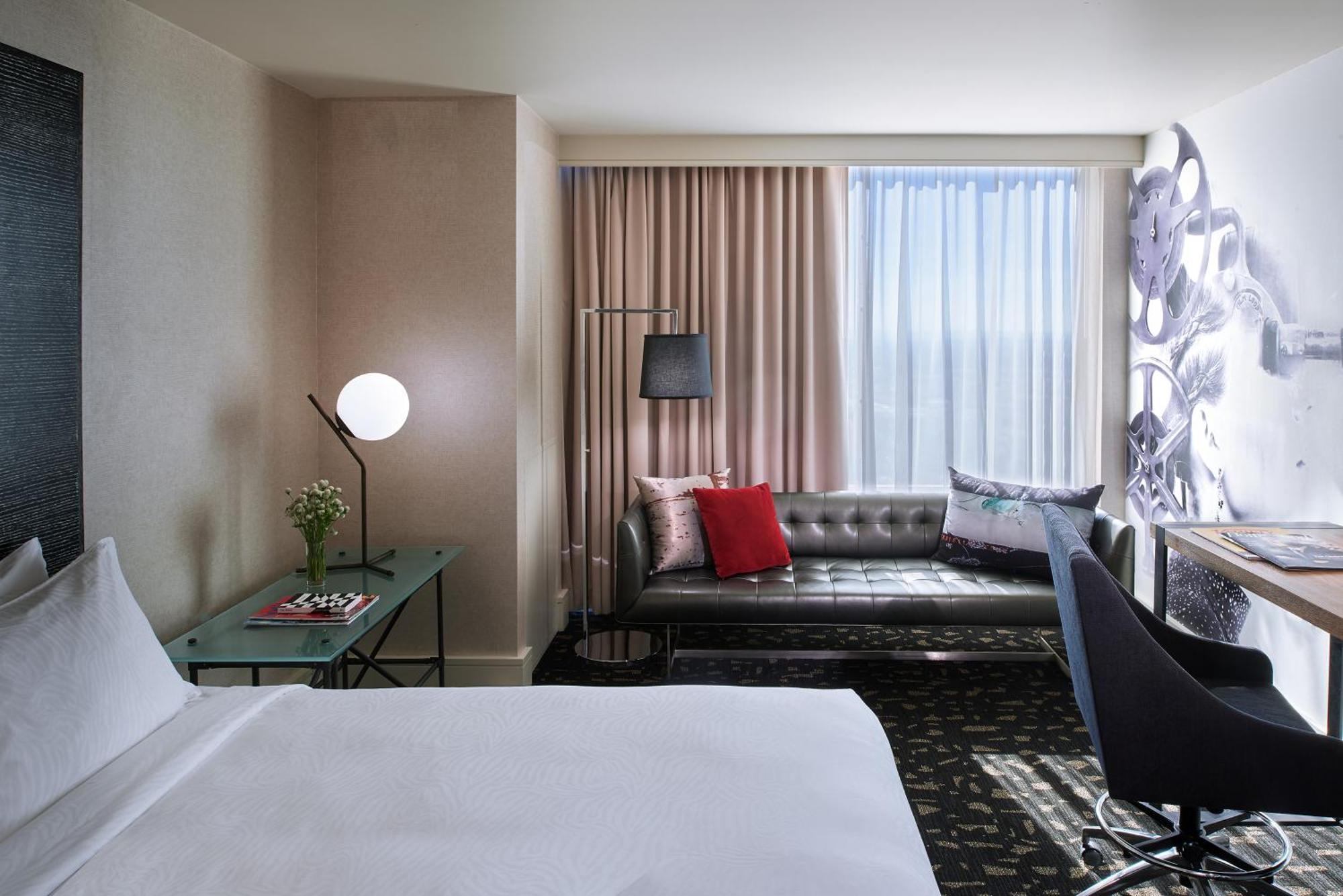 Essential King Room Beverly Hills View