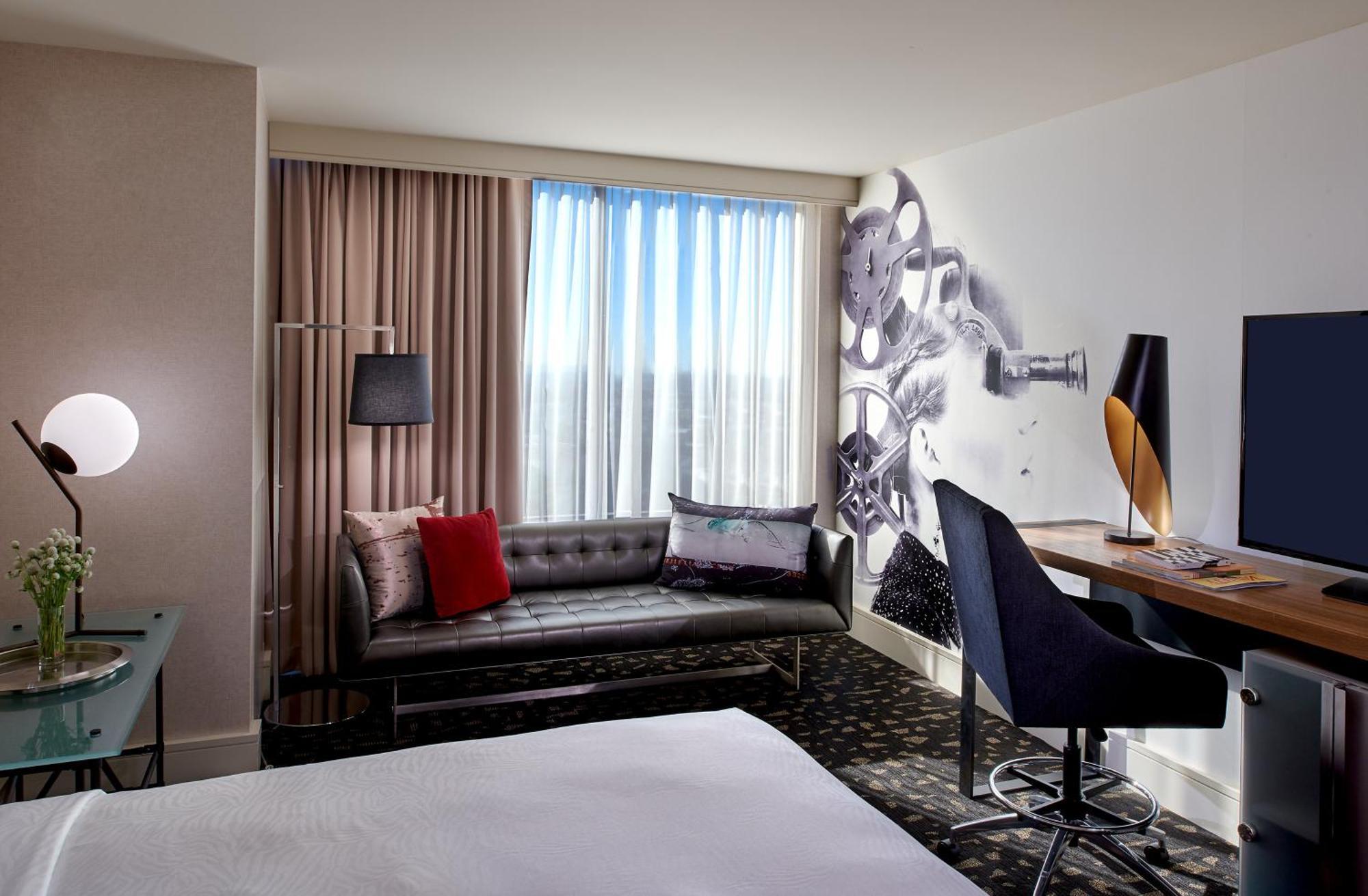 Essential King Room Beverly Hills View
