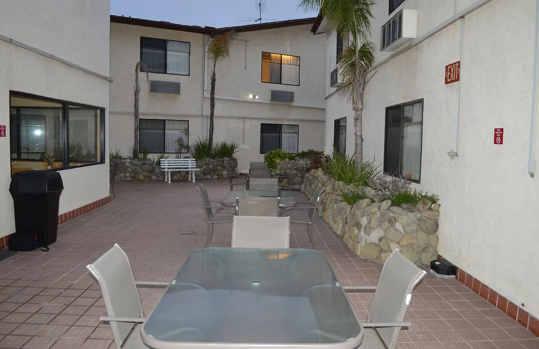 Jolly Roger Hotel-1