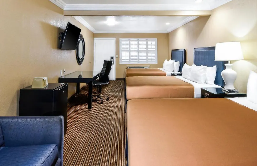 Hollywood Inn Express South-1