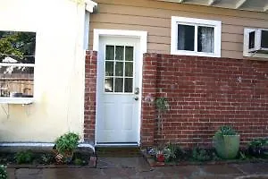 Private, Quiet, And Accommodating Guest House-2